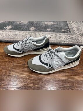 New Balance Men's Gray, Olive & Black Athletic Sneakers